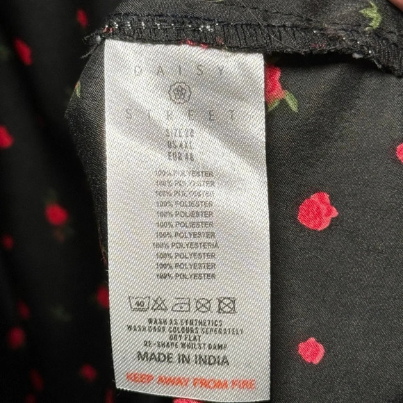 🌻 DAISY STREET (asos) Women's size 4XL Black w/ Red Rose Print Dress Lightweight - Picture 8 of 9